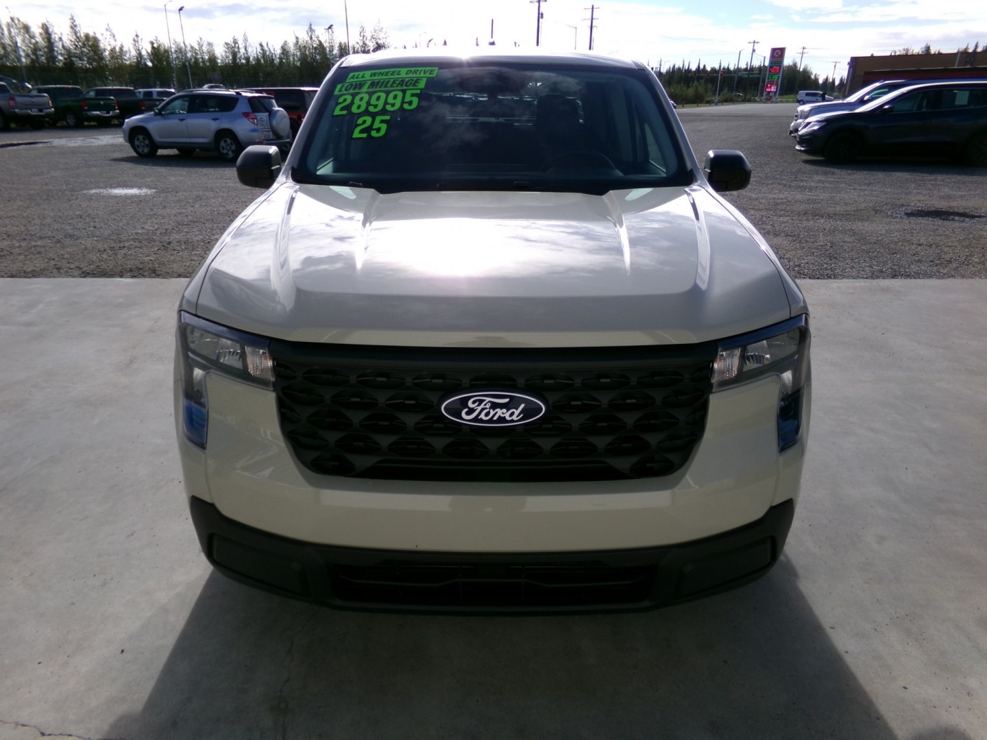 2025 Tan Ford Maverick XL (3FTTW8BA0SR) with an 2.0L L4 DOHC 16V engine, CVT transmission, located at 2630 Philips Field Rd., Fairbanks, AK, 99709, (907) 458-0593, 64.848068, -147.780609- Photo#1