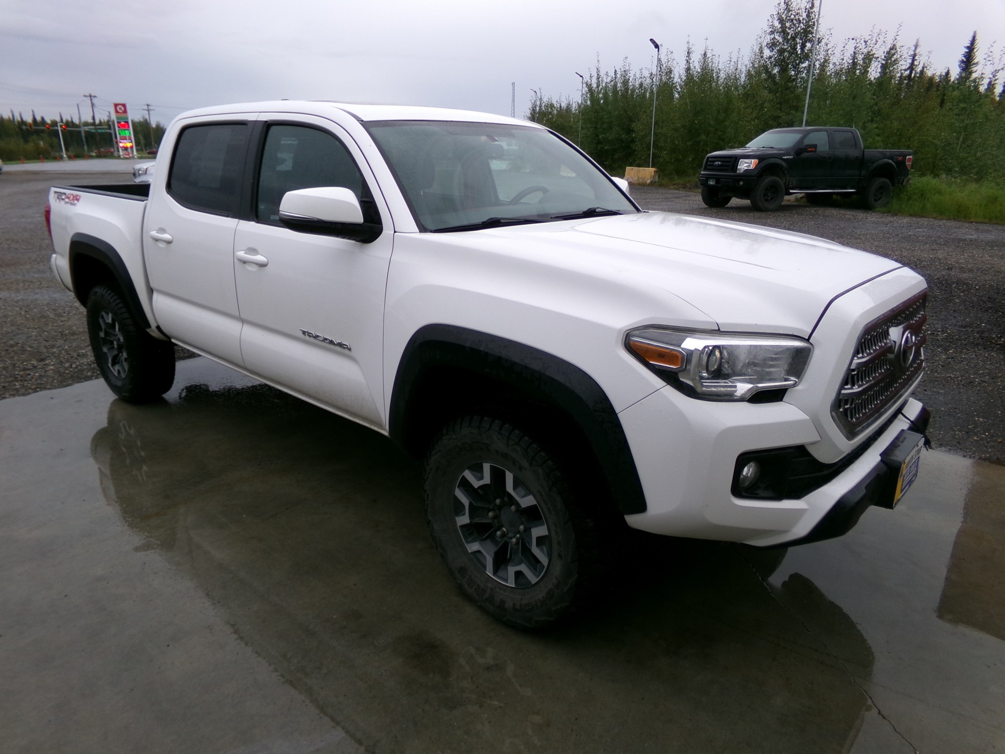 photo of 2016 Toyota Tacoma SR5 Double Cab Long Bed V6 5AT 4WD