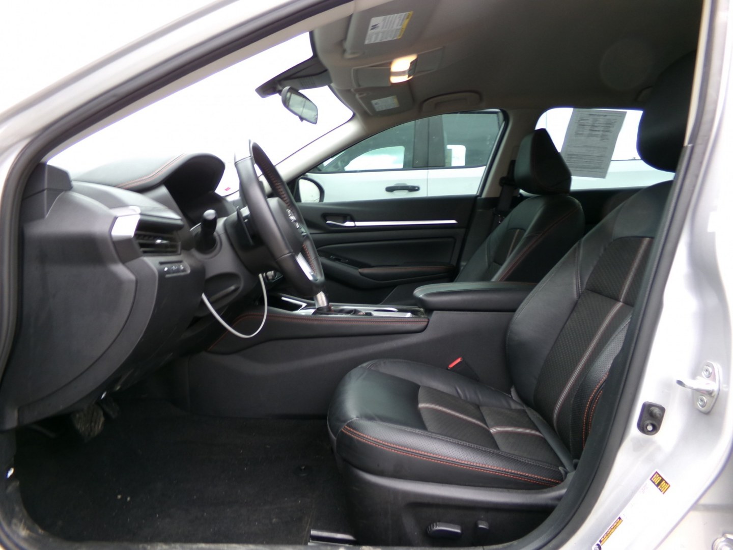 2024 Silver Nissan Altima 2.5 SR AWD (1N4BL4CW2RN) with an 2.5L L4 DOHC 16V engine, CVT transmission, located at 2630 Philips Field Rd., Fairbanks, AK, 99709, (907) 458-0593, 64.848068, -147.780609- Photo#3
