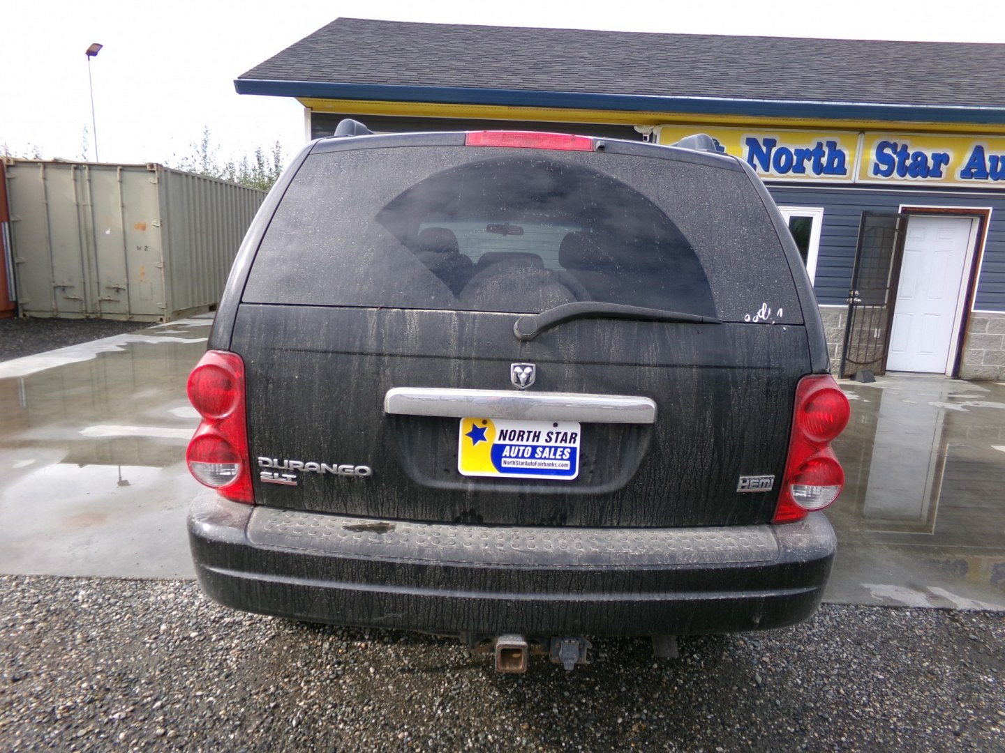 2005 Black Dodge Durango Adventurer Model 4WD (1D4HB48D45F) with an 5.7L V8 OHV 16V engine, 5A OD transmission, located at 2630 Philips Field Rd., Fairbanks, AK, 99709, (907) 458-0593, 64.848068, -147.780609- Photo#3