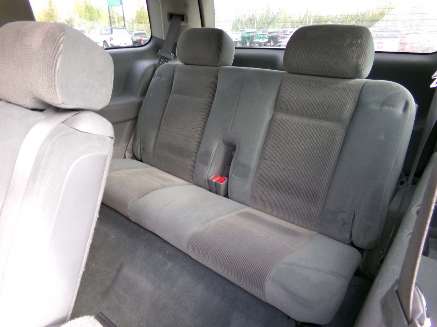 2005 Black Dodge Durango Adventurer Model 4WD (1D4HB48D45F) with an 5.7L V8 OHV 16V engine, 5A OD transmission, located at 2630 Philips Field Rd., Fairbanks, AK, 99709, (907) 458-0593, 64.848068, -147.780609- Photo#6