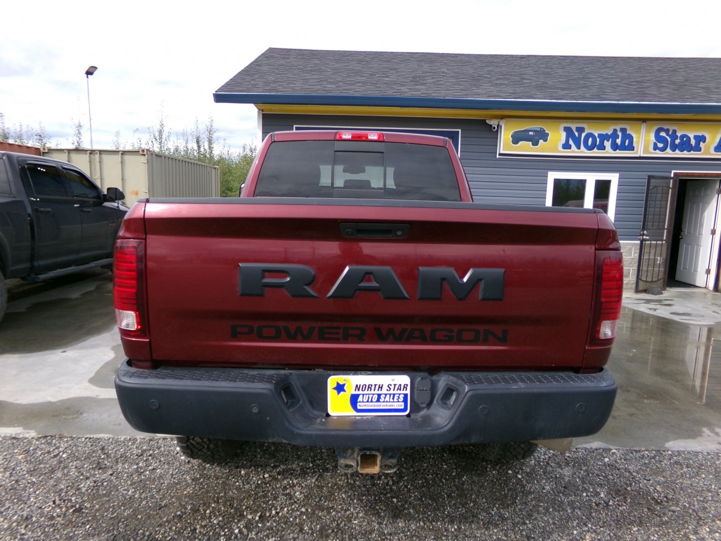2017 Red RAM 2500 Power Wagon Crew Cab SWB 4WD (3C6TR5EJXHG) with an 6.4L V8 engine, 6A transmission, located at 2630 Philips Field Rd., Fairbanks, AK, 99709, (907) 458-0593, 64.848068, -147.780609- Photo#3