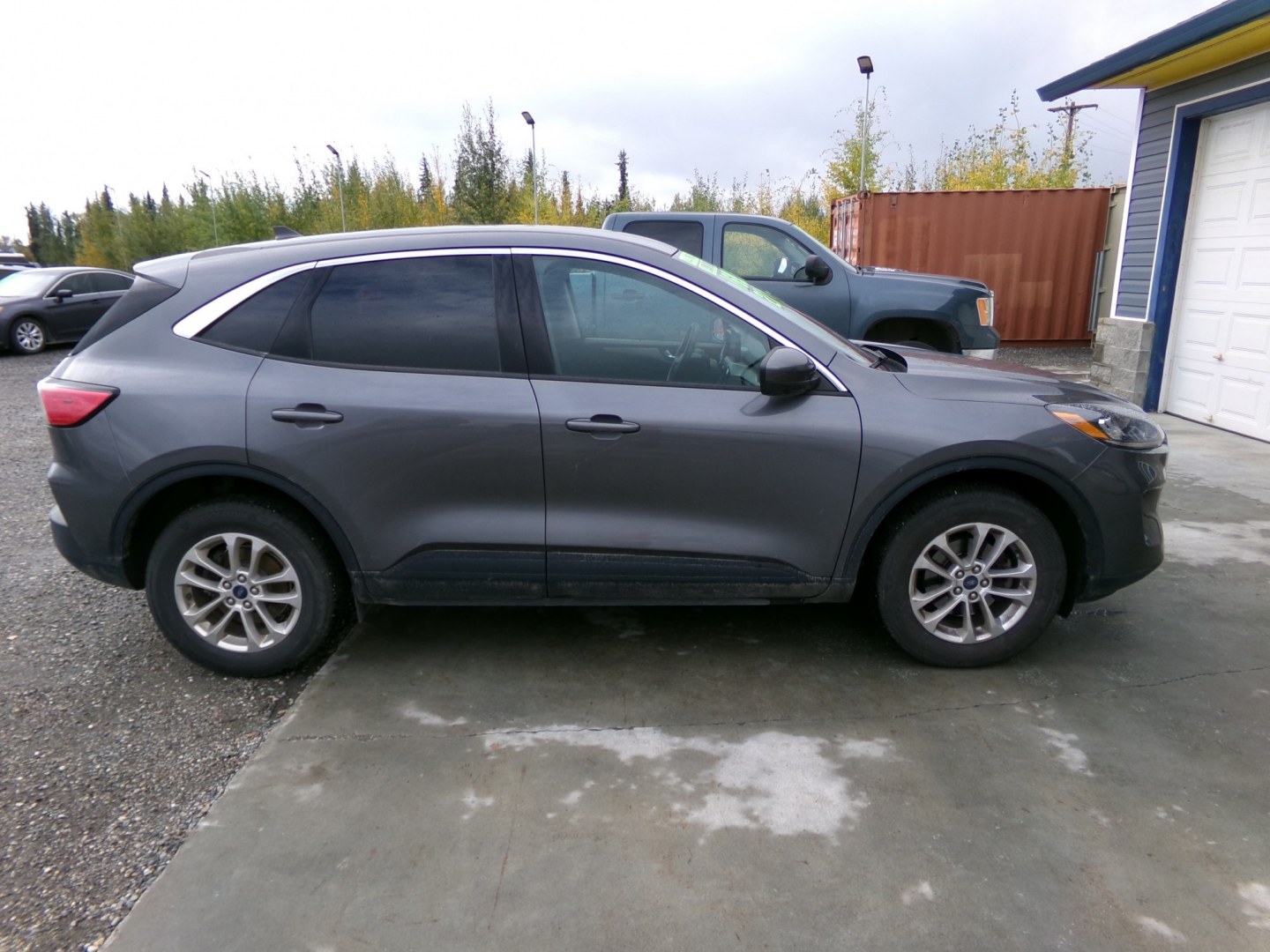 2021 Ford Escape SE AWD (1FMCU9G63MU) with an 1.5L L3 engine, 6A transmission, located at 2630 Philips Field Rd., Fairbanks, AK, 99709, (907) 458-0593, 64.848068, -147.780609- Photo#2