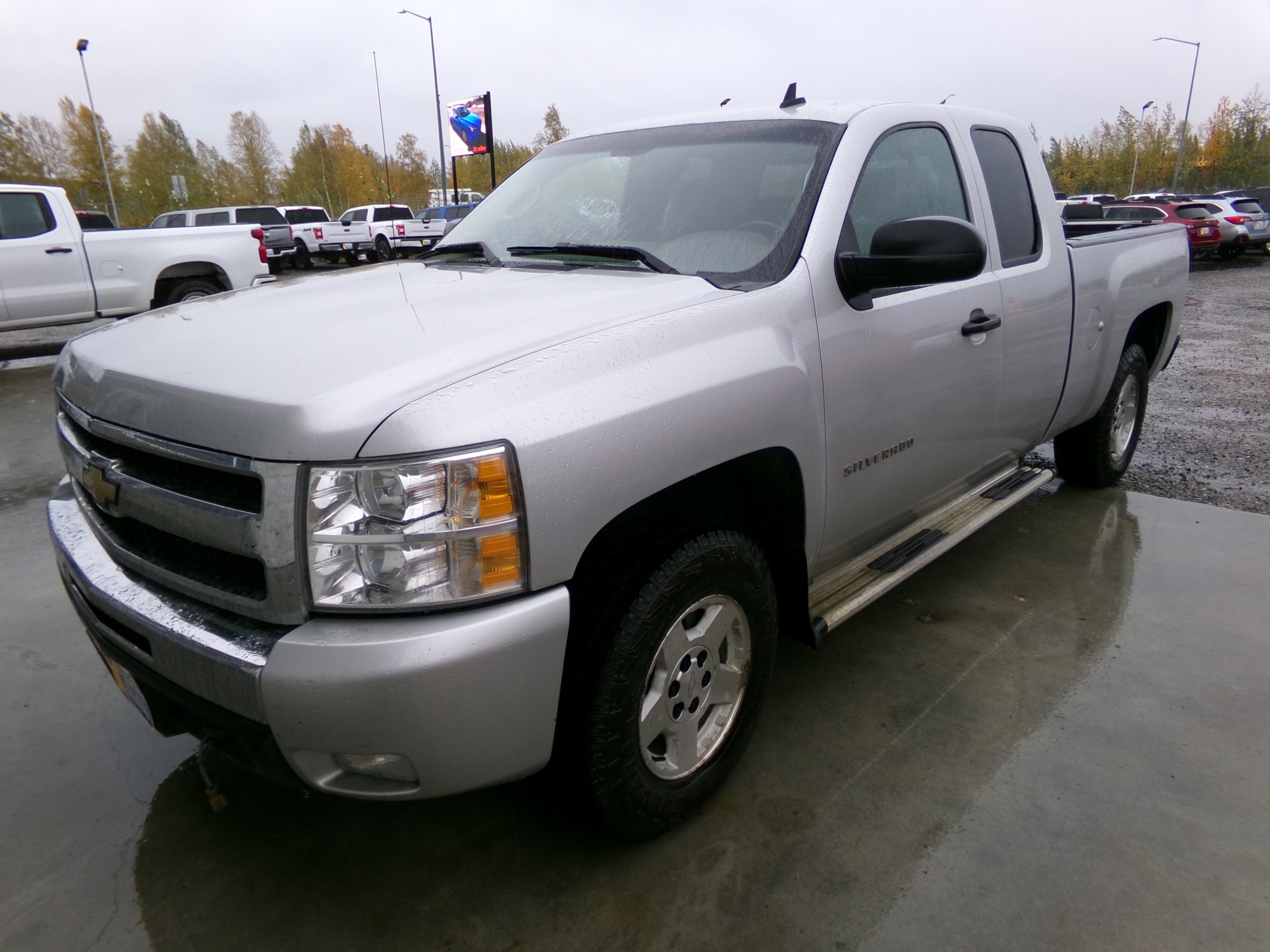 photo of 2011 Chevrolet Silverado 1500 LT Ext. Cab 4WD