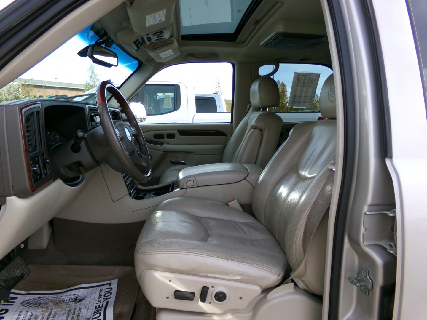 2005 Gold Cadillac Escalade AWD (1GYEK63N25R) with an 6.0L V8 OHV 16V engine, 4A OD transmission, located at 2630 Philips Field Rd., Fairbanks, AK, 99709, (907) 458-0593, 64.848068, -147.780609- Photo#4