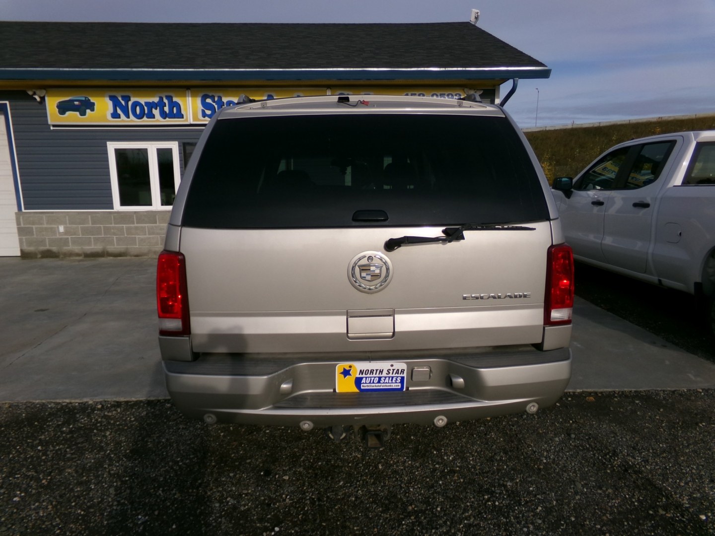 2005 Gold Cadillac Escalade AWD (1GYEK63N25R) with an 6.0L V8 OHV 16V engine, 4A OD transmission, located at 2630 Philips Field Rd., Fairbanks, AK, 99709, (907) 458-0593, 64.848068, -147.780609- Photo#3