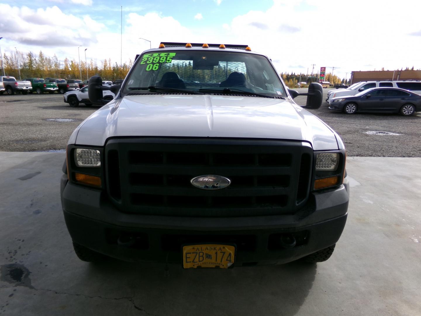 2006 White Ford F-550 Regular Cab 4WD DRW (1FDAF57P16E) with an 6.0L V8 OHV 32V TURBO DIESEL engine, located at 2630 Philips Field Rd., Fairbanks, AK, 99709, (907) 458-0593, 64.848068, -147.780609- Photo#1