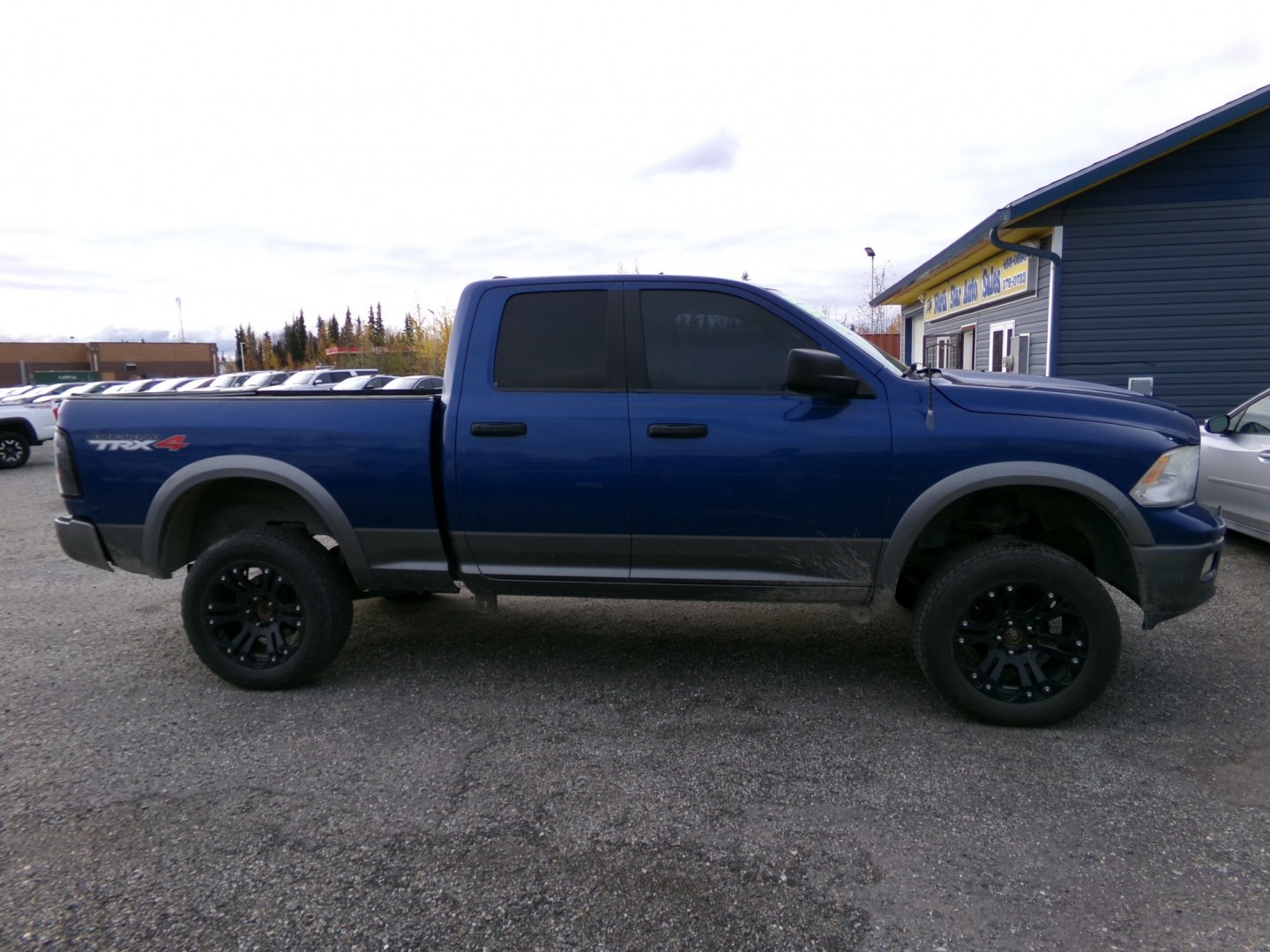 2010 Dodge Ram 1500 Laramie Quad Cab 4WD (1D7RV1GT8AS) with an 5.7L V8 OHV 16V engine, 5A transmission, located at 2630 Philips Field Rd., Fairbanks, AK, 99709, (907) 458-0593, 64.848068, -147.780609- Photo#2