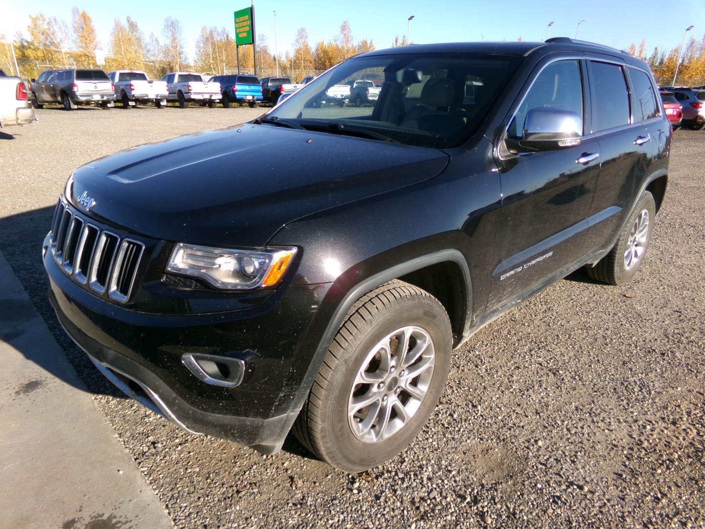 2014 Jeep Grand Cherokee Limited 4WD (1C4RJFBG4EC) with an 3.6L V6 DOHC 24V engine, 5-Speed Automatic transmission, located at 2630 Philips Field Rd., Fairbanks, AK, 99709, (907) 458-0593, 64.848068, -147.780609- Photo#0