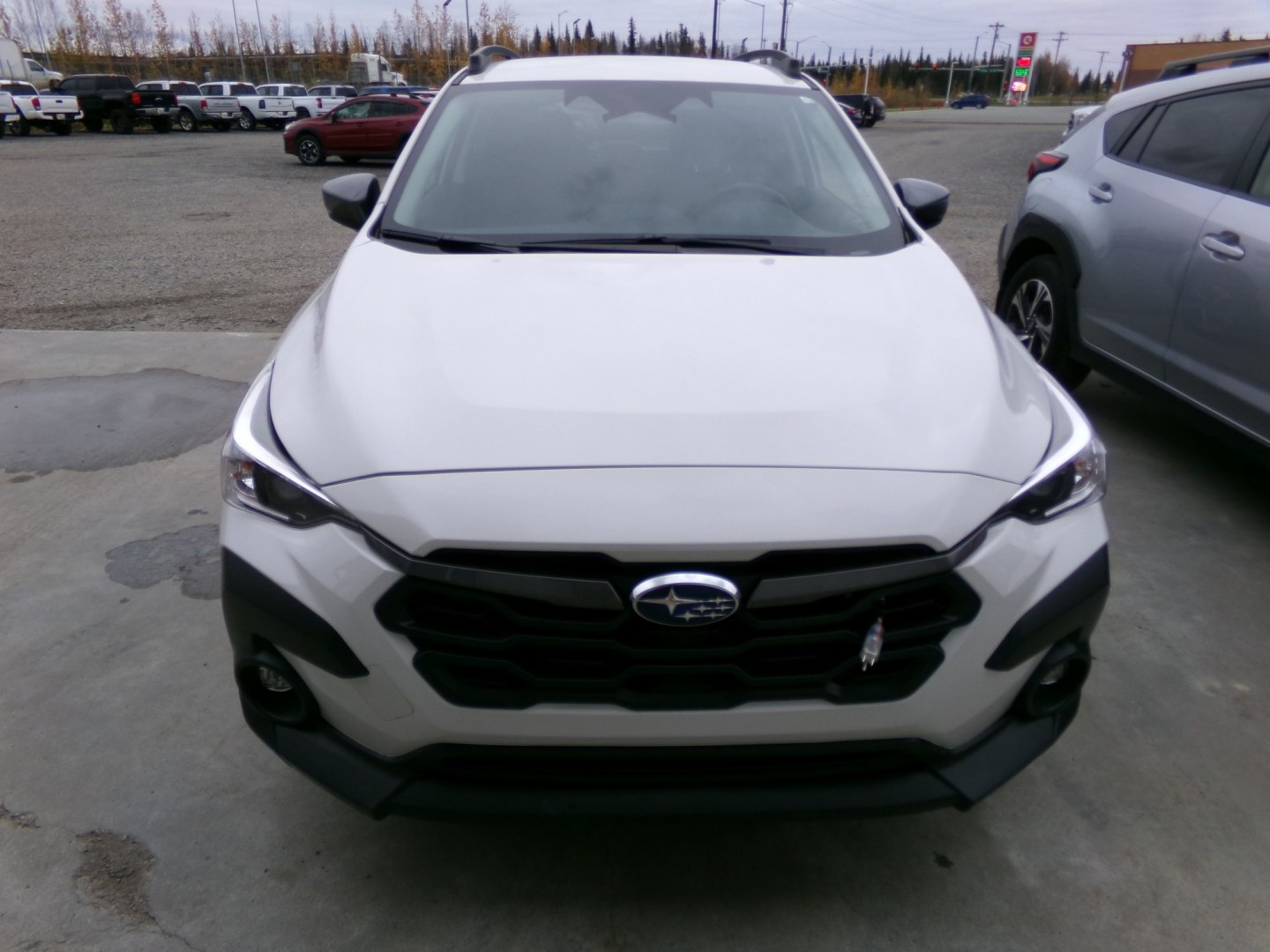 2024 White Subaru Crosstrek 2.0i Premium CVT (JF2GUADC8R8) with an 2.0L L4 DOHC 16V engine, CVT transmission, located at 2630 Philips Field Rd., Fairbanks, AK, 99709, (907) 458-0593, 64.848068, -147.780609- Photo#1