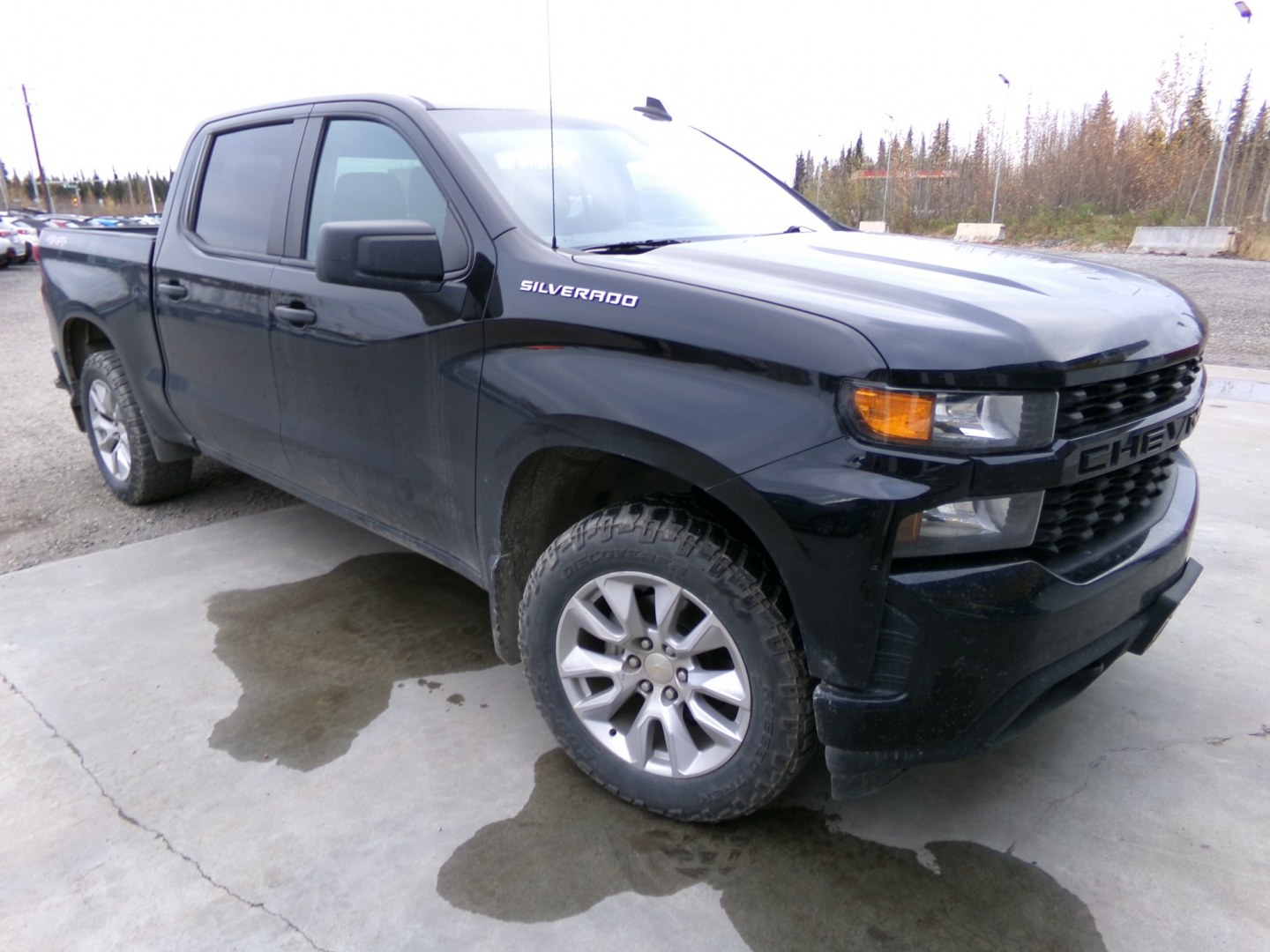 2021 Black Chevrolet Silverado 1500 Custom Crew Cab Short Box 4WD (3GCPYBEK3MG) with an 2.7L L4 DOHC 16V TURBO engine, 6A transmission, located at 2630 Philips Field Rd., Fairbanks, AK, 99709, (907) 458-0593, 64.848068, -147.780609- Photo#0