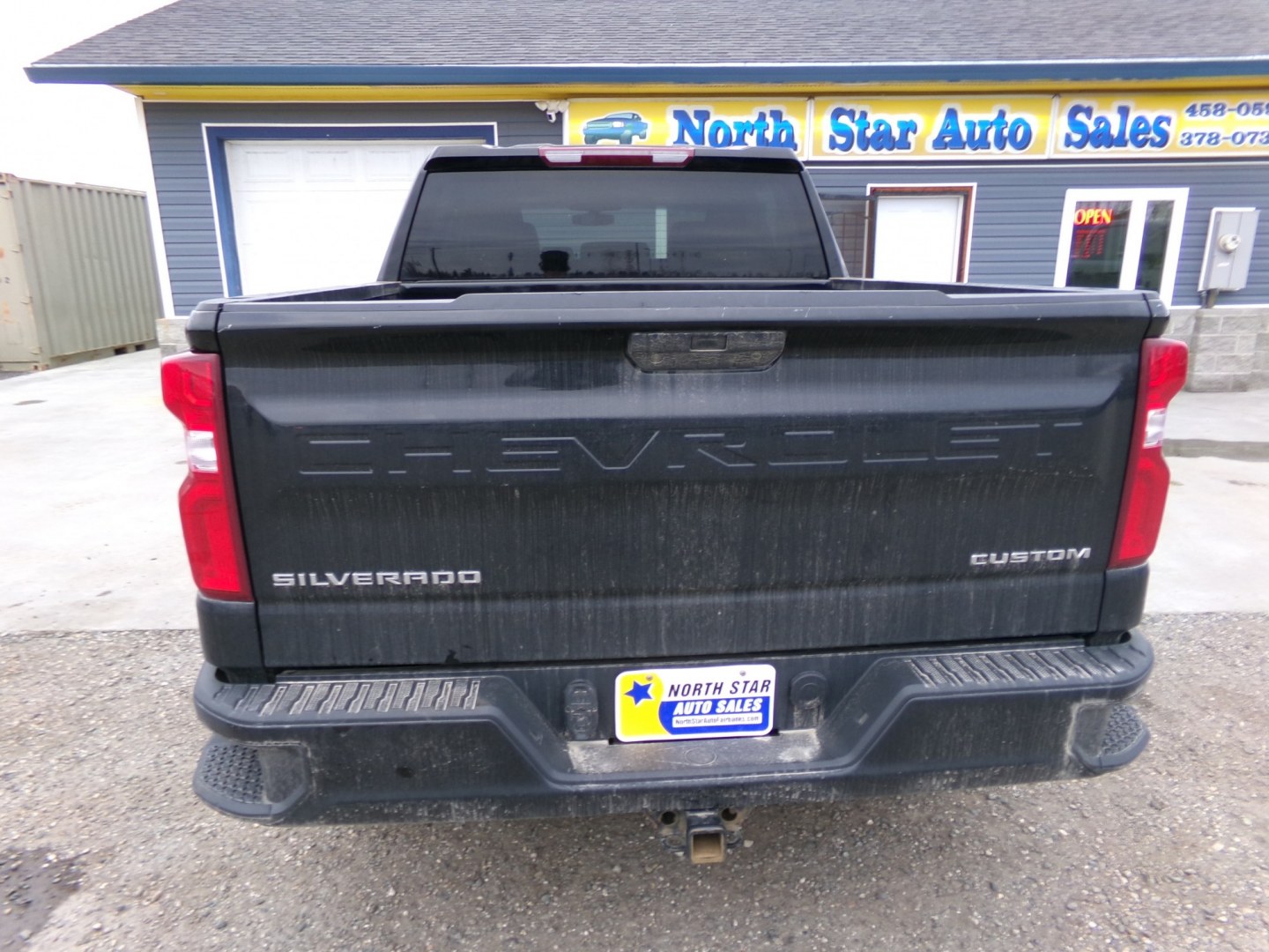 2021 Black Chevrolet Silverado 1500 Custom Crew Cab Short Box 4WD (3GCPYBEK3MG) with an 2.7L L4 DOHC 16V TURBO engine, 6A transmission, located at 2630 Philips Field Rd., Fairbanks, AK, 99709, (907) 458-0593, 64.848068, -147.780609- Photo#3