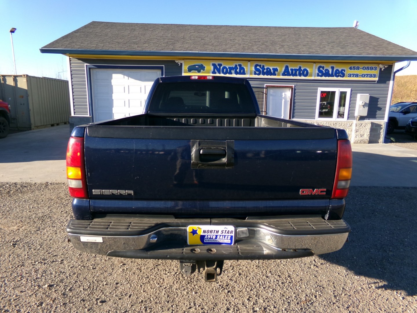 2001 Blue GMC Sierra 2500HD SL Crew Cab Long Bed 4WD (1GTHK23U31F) with an 6.0L V8 OHV 16V engine, located at 2630 Philips Field Rd., Fairbanks, AK, 99709, (907) 458-0593, 64.848068, -147.780609- Photo#3