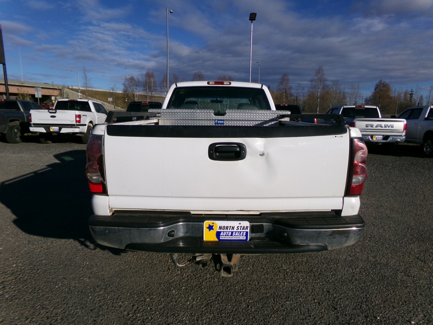2004 White Chevrolet Silverado 2500HD Ext. Cab Long Bed 4WD (1GCHK29U34E) with an 6.0L V8 OHV 16V engine, located at 2630 Philips Field Rd., Fairbanks, AK, 99709, (907) 458-0593, 64.848068, -147.780609- Photo#3