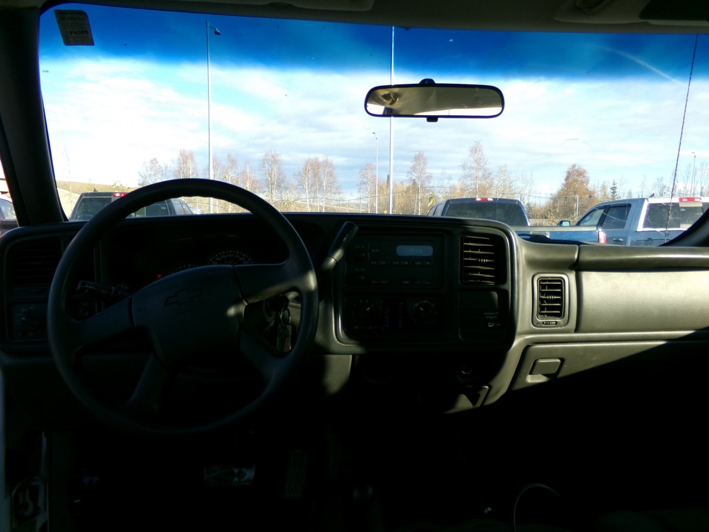 2004 White Chevrolet Silverado 2500HD Ext. Cab Long Bed 4WD (1GCHK29U34E) with an 6.0L V8 OHV 16V engine, located at 2630 Philips Field Rd., Fairbanks, AK, 99709, (907) 458-0593, 64.848068, -147.780609- Photo#6