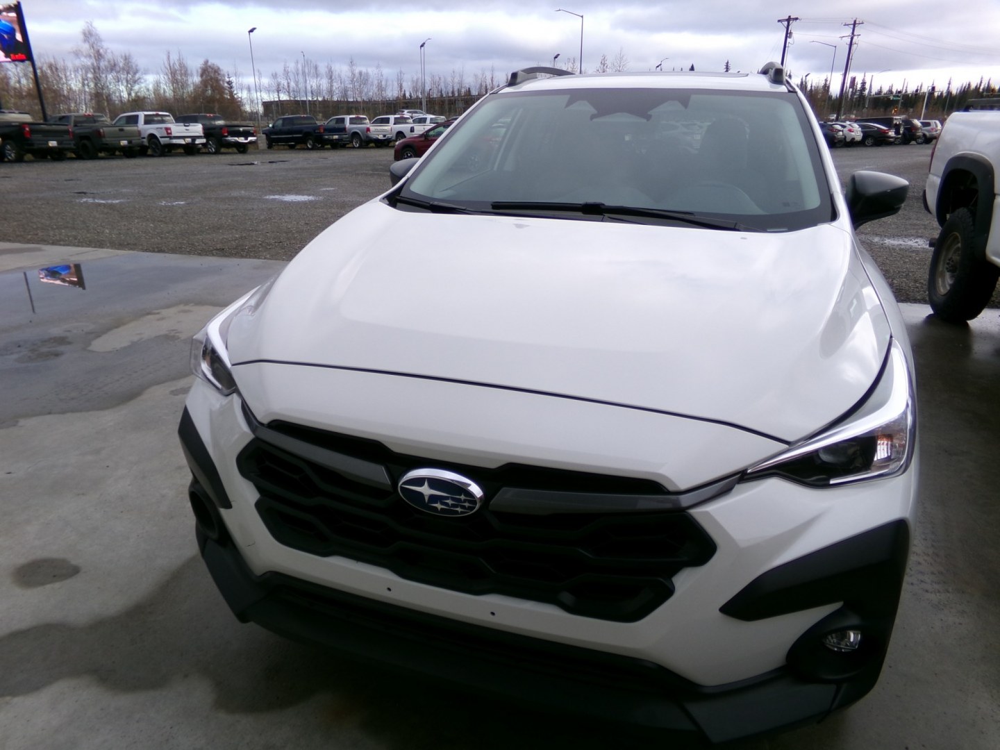 2024 White Subaru Crosstrek 2.0i Premium CVT (JF2GUADC7RH) with an 2.0L L4 DOHC 16V engine, CVT transmission, located at 2630 Philips Field Rd., Fairbanks, AK, 99709, (907) 458-0593, 64.848068, -147.780609- Photo#1