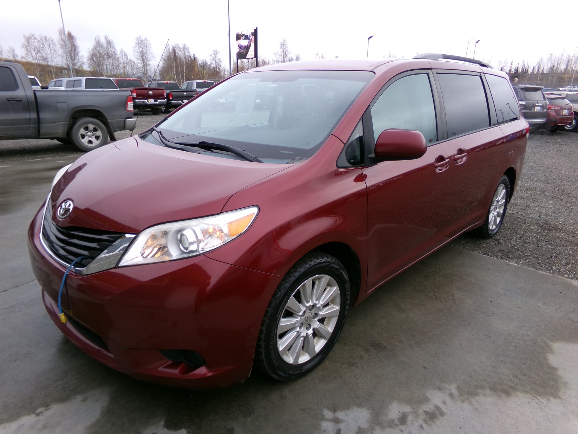 photo of 2012 Toyota Sienna LE AWD 7-Passenger V6