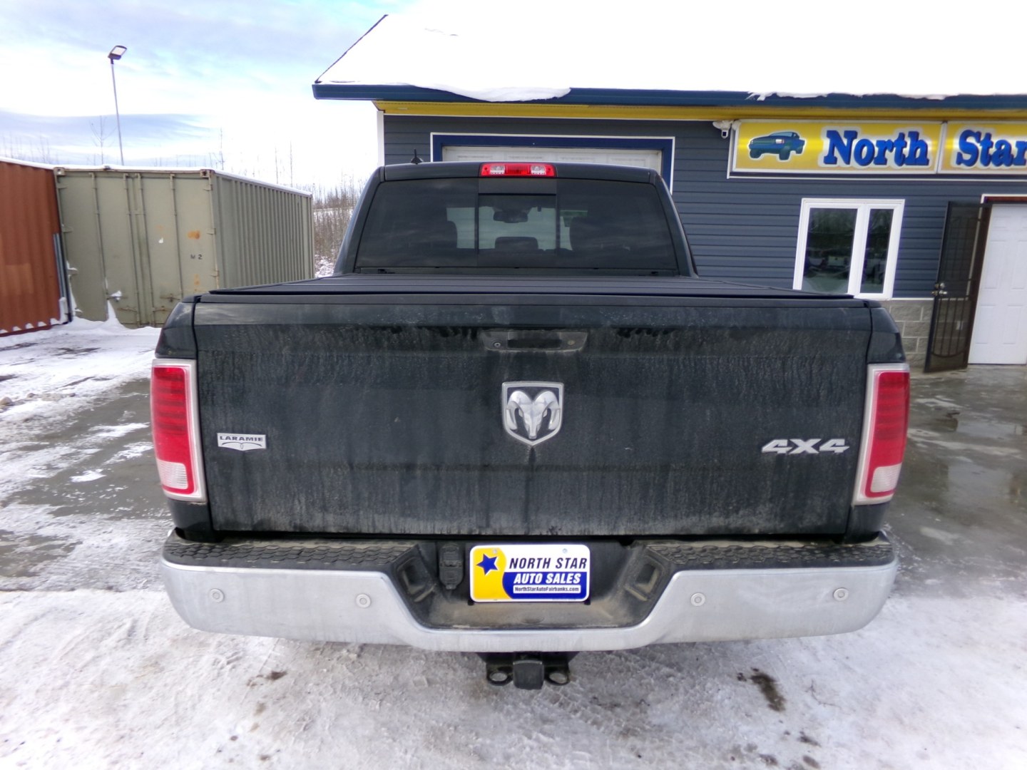 2016 Black Dodge 1500 Laramie Crew Cab SWB 4WD (1C6RR7NGXGS) with an 3.6L V6 DOHC 24V FFV engine, 6A transmission, located at 2630 Philips Field Rd., Fairbanks, AK, 99709, (907) 458-0593, 64.848068, -147.780609- Photo#3